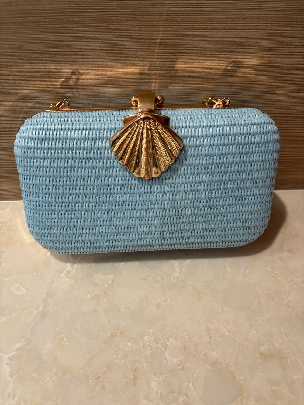 NWT Tommy Bahama Blue Woven Shell-Clasp Clutch